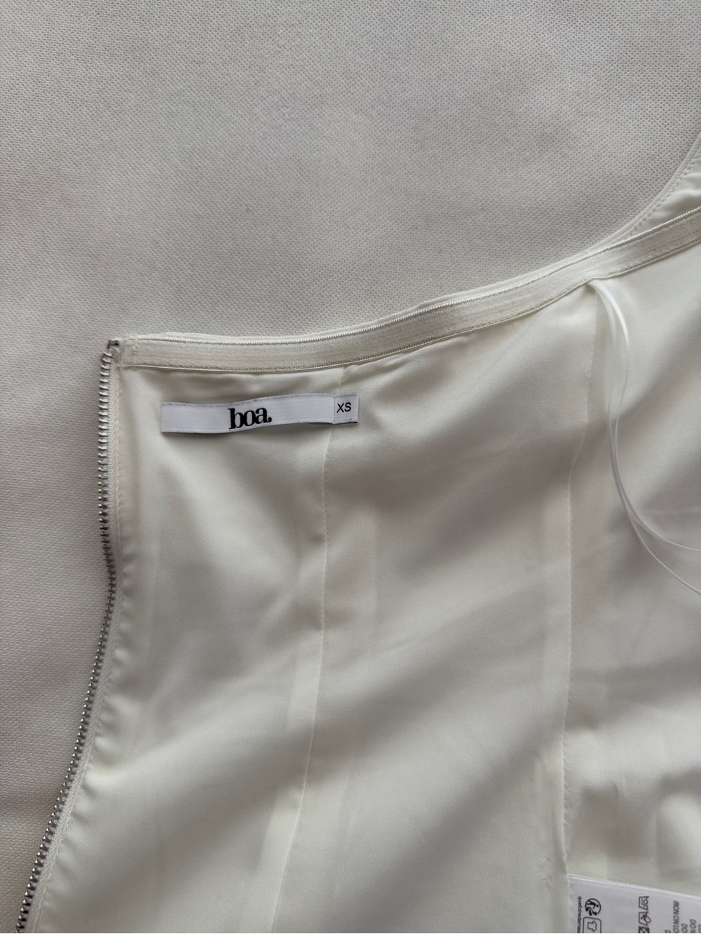 Because of Alice Effortless Tailored Halter Bodice Top - Picture 5 of 9